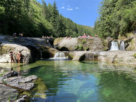 NAKED FALLS, WA.